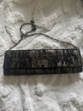 NWOT INGE CHRISTOPHER Metallic Black Pattern Chain Clutch